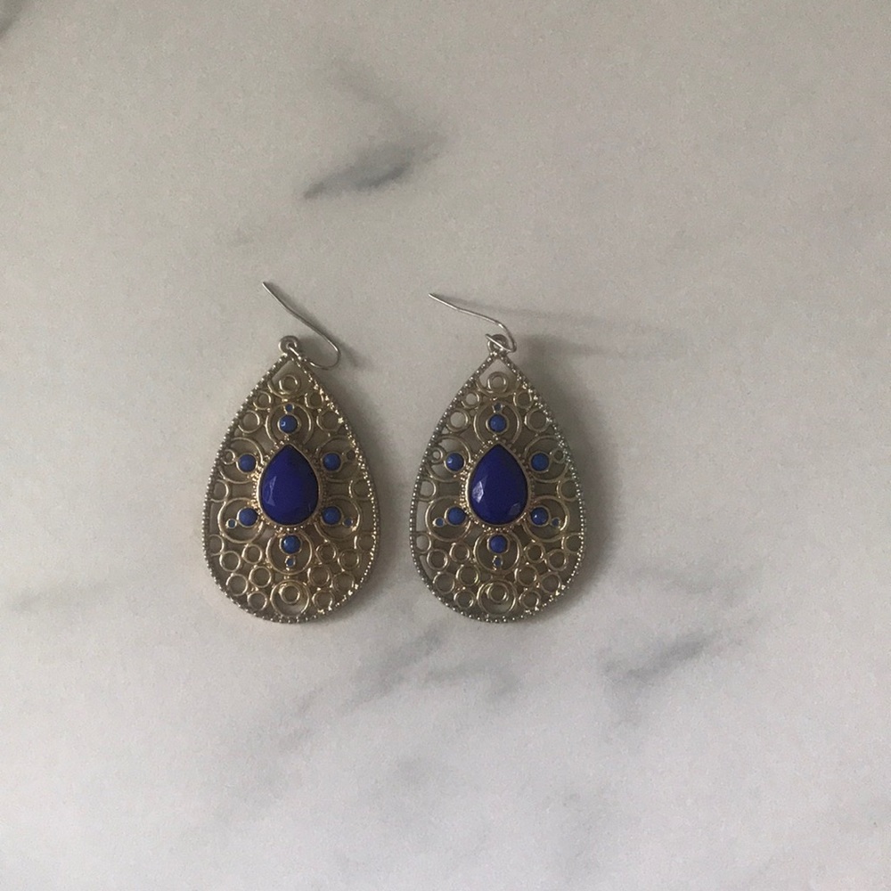 Gold statement earrings - Picture 5 of 5